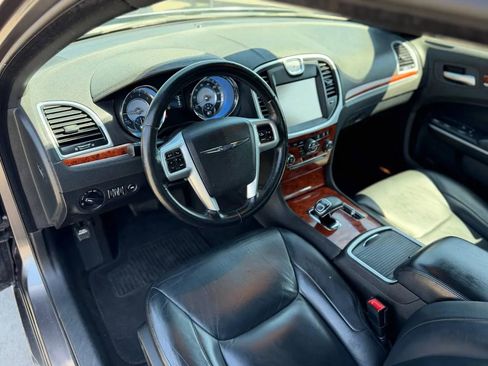 Used 2014 Chrysler 300 RWD image 25