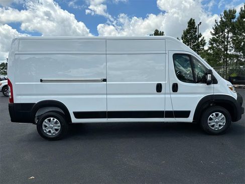 New 2024 RAM ProMaster 2500 w/ Quick Order Package 22H SLT+ image 2