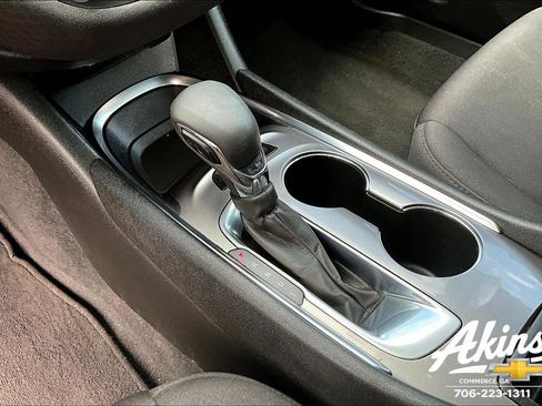 Used 2021 Chevrolet Malibu LT image 14