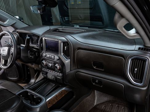 Used 2023 GMC Sierra 2500 Denali w/ Denali Black Diamond Edition AWD/4WD image 17
