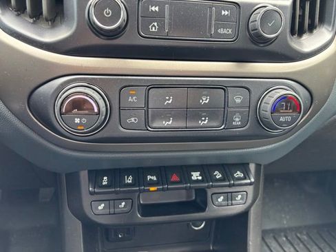 Used 2022 Chevrolet Colorado Z71 w/ Safety Package AWD/4WD image 20