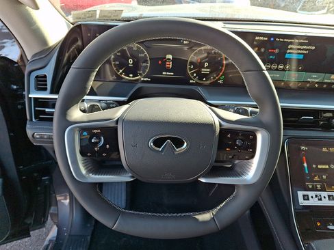 New 2026 INFINITI QX80 Luxe image 17