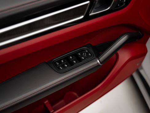 Used 2022 Porsche Cayenne GTS AWD/4WD image 58