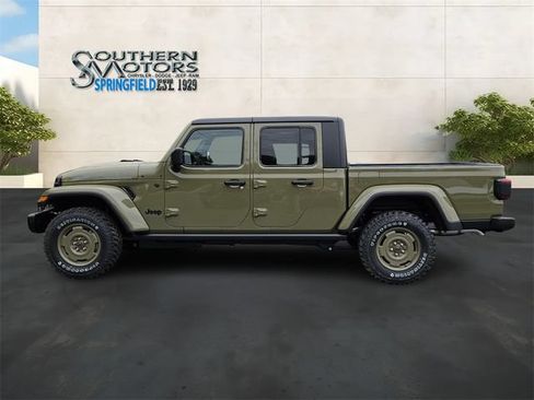 New 2026 Jeep Gladiator Willys AWD/4WD image 2