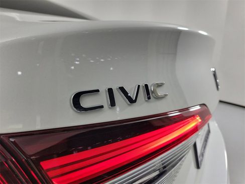 Used 2025 Honda Civic Sport image 6