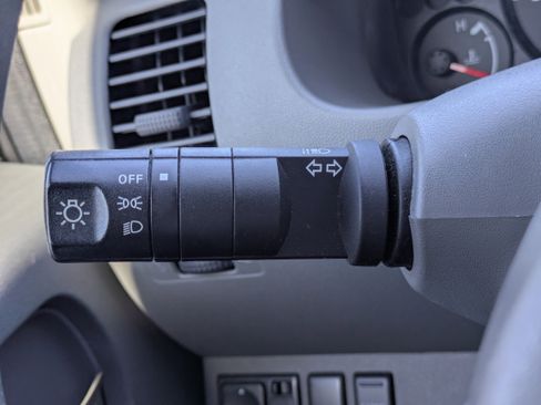 Used 2015 Nissan Frontier SV image 15