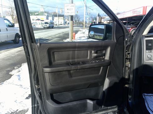 Used 2017 RAM 1500 Express w/ Black Ram 1500 Express Group image 14