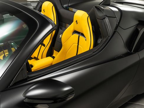 Used 2024 Ferrari SF90 Spider image 36