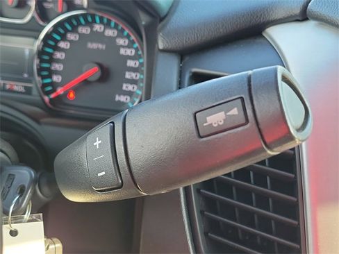 Used 2017 GMC Yukon XL SLE w/ SLE Value Package image 28