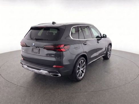 Used 2024 BMW X5 xDrive40i w/ Executive Package AWD/4WD image 3