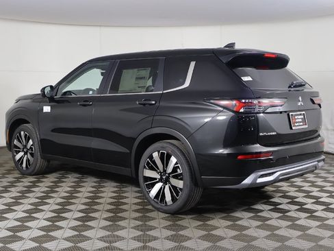 New 2026 Mitsubishi Outlander SE image 11