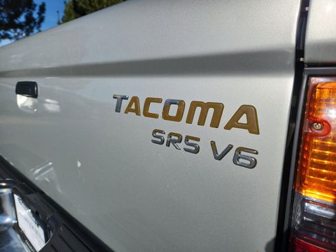 Used 2004 Toyota Tacoma 4x4 Xtracab V6 image 24