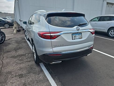 Used 2020 Buick Enclave Premium w/ Sun and Sites Package AWD/4WD image 6