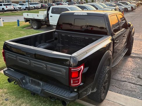 Used 2019 Ford F150 Raptor w/ Equipment Group 802A Luxury AWD/4WD image 3