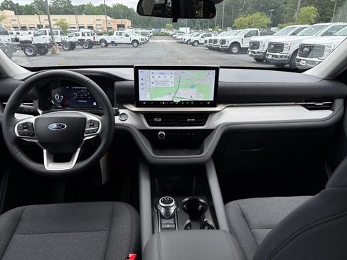 New 2026 Ford Explorer Active RWD image 12