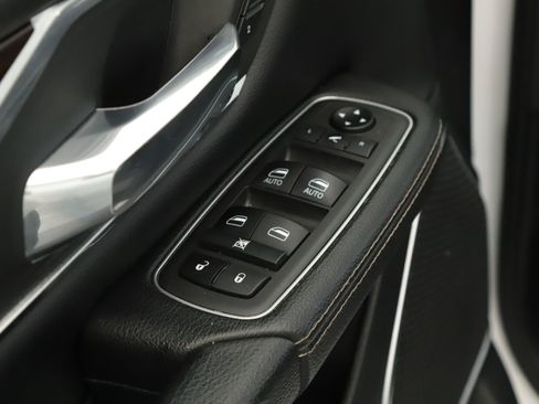 Used 2021 RAM 1500 Laramie AWD/4WD image 8