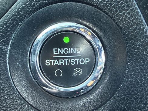 Used 2018 Ford Explorer XLT w/ Equipment Group 202A image 20