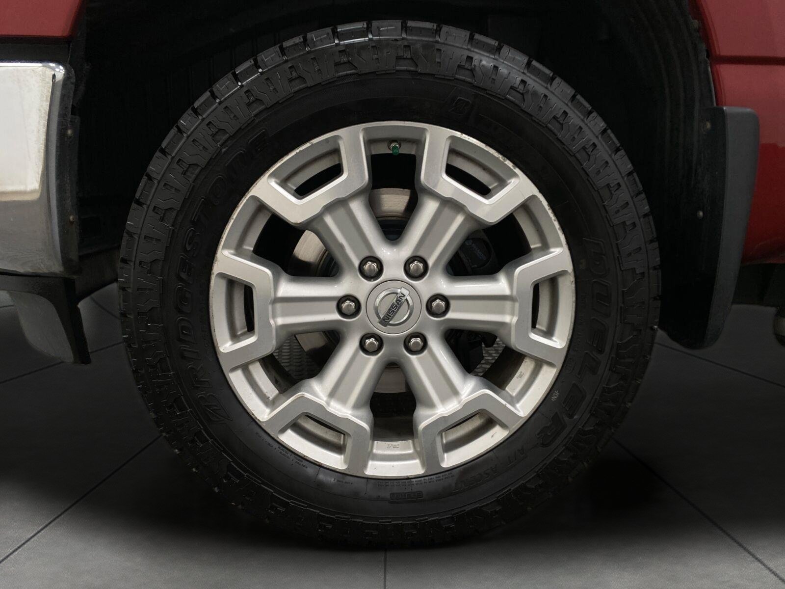 Used 2019 Nissan Titan SV AWD/4WD image 13