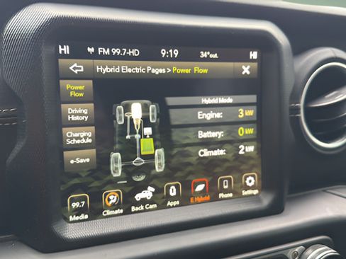Used 2022 Jeep Wrangler Unlimited Sahara AWD/4WD image 17