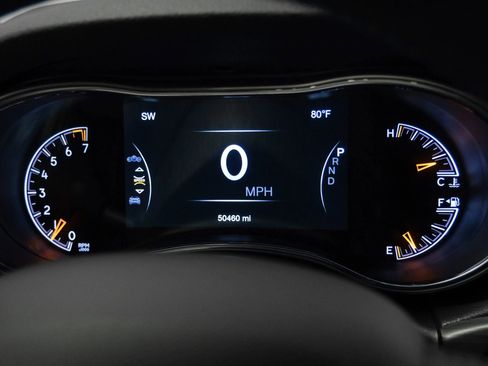 Used 2021 Jeep Grand Cherokee Laredo X image 14