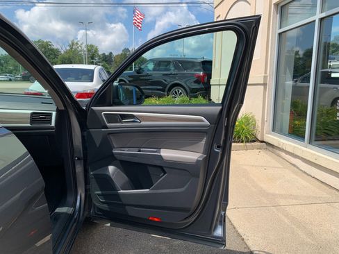 Used 2021 Volkswagen Atlas SEL AWD/4WD image 49