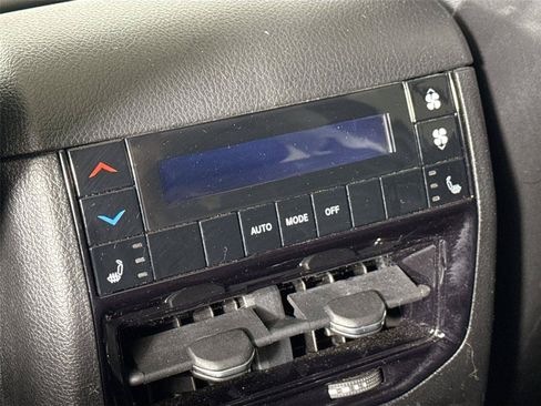 Used 2021 Jeep Grand Cherokee L Limited AWD/4WD image 39