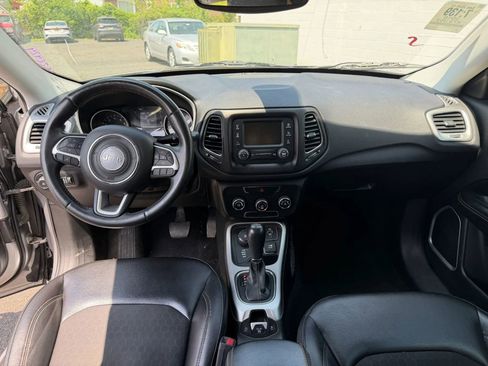 Used 2018 Jeep Compass Latitude AWD/4WD image 13