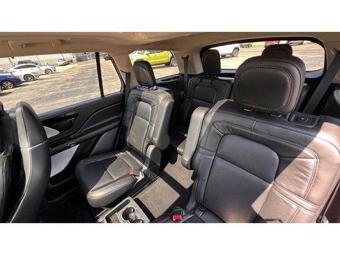 Used 2023 Lincoln Aviator Reserve w/ Equipment Group 201A AWD/4WD image 23