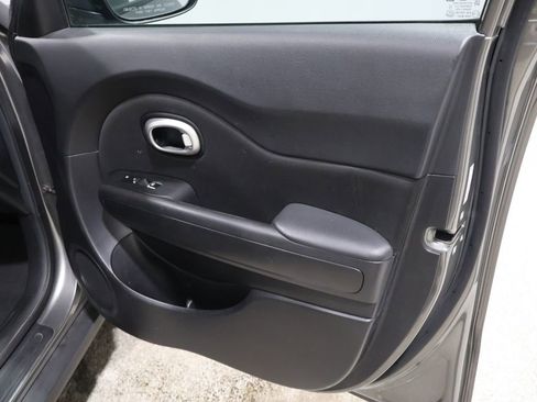 Used 2018 Kia Soul + image 22