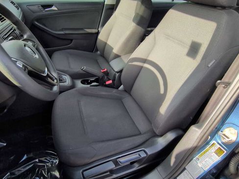 Used 2015 Volkswagen Jetta S image 16