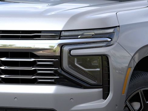 New 2025 Chevrolet Suburban Premier RWD image 10