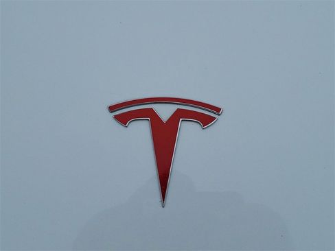 Used 2021 Tesla Model Y Long Range image 30