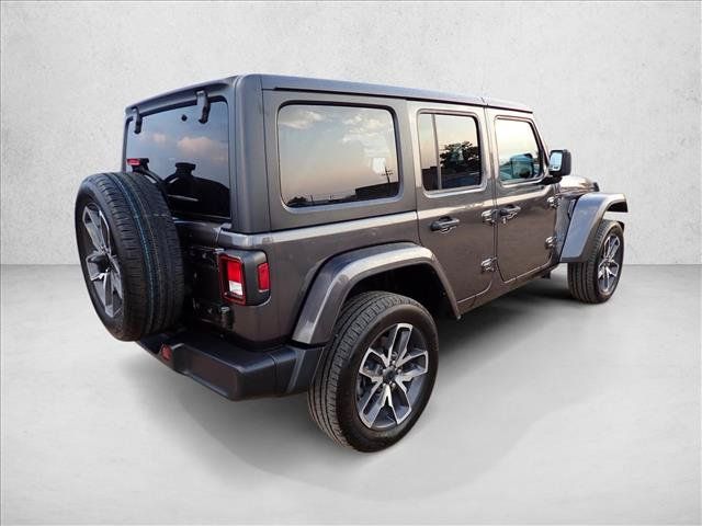 Used 2024 Jeep Wrangler Unlimited w/ Convenience Group AWD/4WD image 4