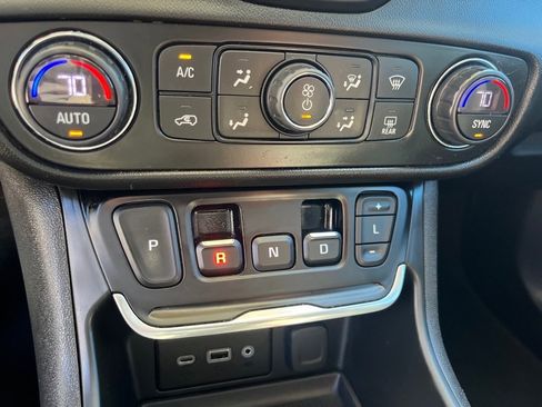 Used 2018 GMC Terrain SLE w/ Driver Convenience Package image 15