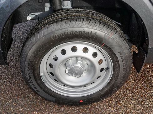 New 2025 Ford Maverick XL image 10