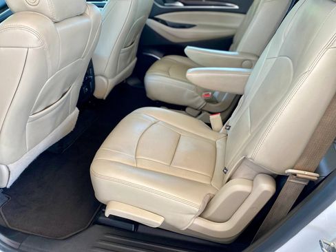 Used 2020 Buick Enclave Essence FWD image 13