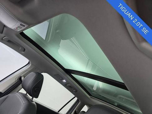 Used 2023 Volkswagen Tiguan SE w/ Panoramic Sunroof Package FWD image 12