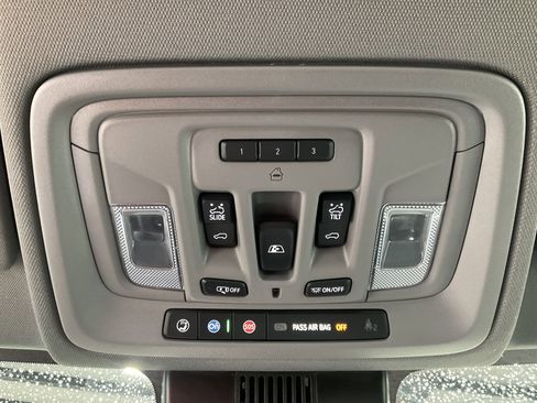 Used 2024 GMC Sierra 1500 Elevation w/ Elevation Premium Package AWD/4WD image 34