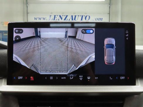 Used 2025 Ford Explorer Platinum image 15