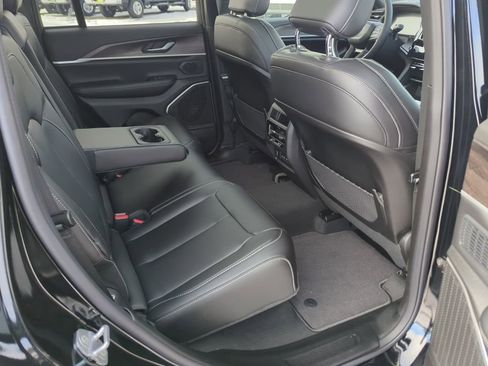 New 2026 Jeep Grand Cherokee Limited w/ Limited Altitude Package AWD/4WD image 46