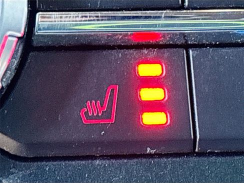 Used 2022 Ford F250 Lariat w/ Lariat Value Package image 22