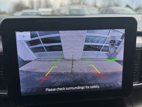 Used 2022 Ford Explorer XLT w/ Equipment Group 202A image 22