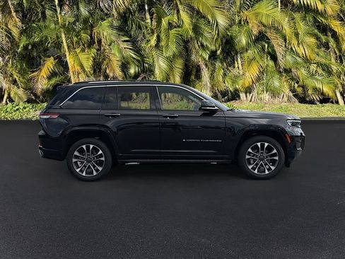 Used 2023 Jeep Grand Cherokee Overland w/ Trailer Tow Prep Group (B) RWD image 4