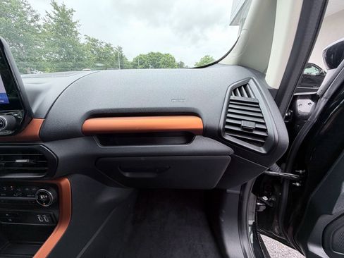 Used 2021 Ford EcoSport SE w/ SE Convenience Package FWD image 19