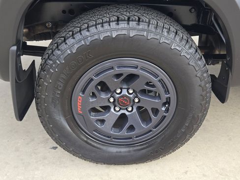 Certified 2025 Nissan Frontier PRO-4X image 31