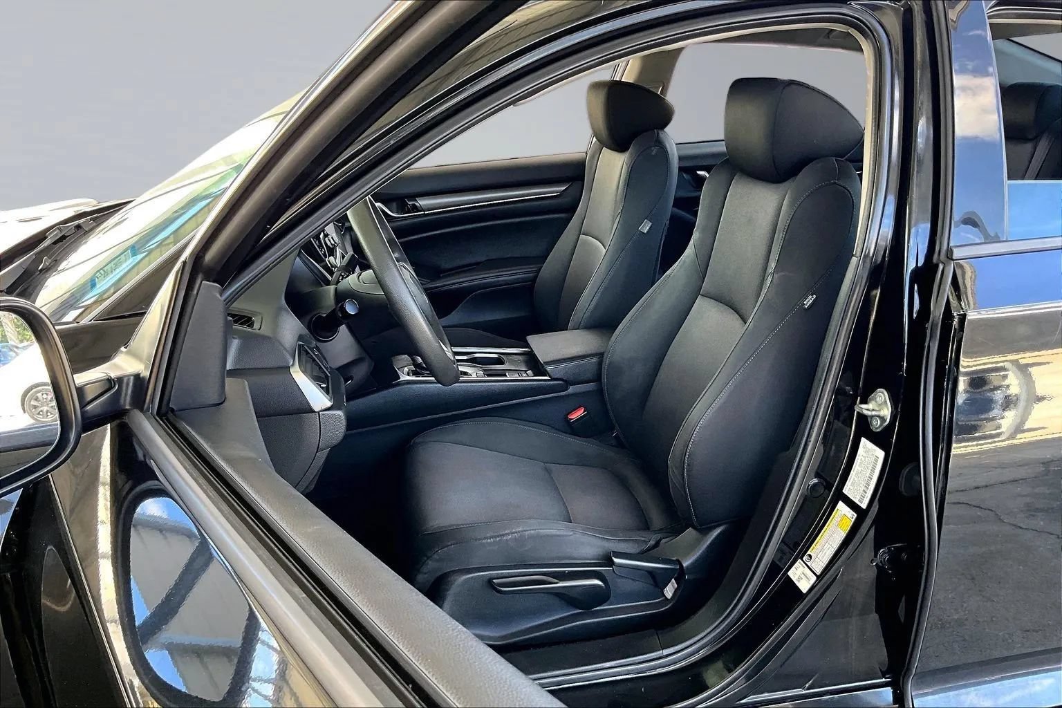 Used 2019 Honda Accord LX image 18