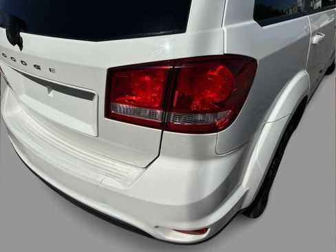 Used 2019 Dodge Journey SE w/ Connectivity Group FWD image 40
