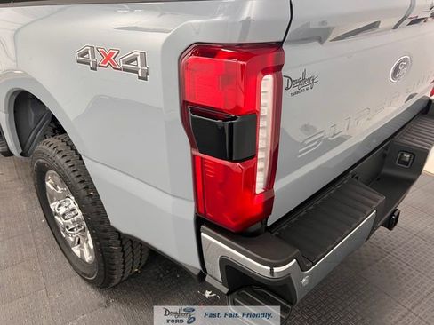New 2026 Ford F250 4x4 Crew Cab Super Duty image 12