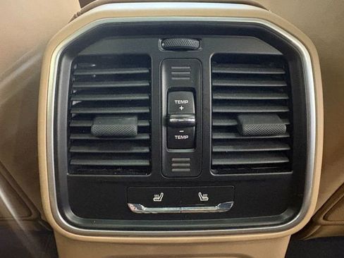 Used 2019 Porsche Macan image 12