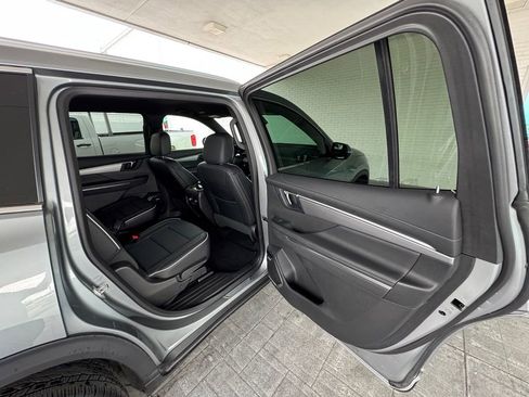 Used 2025 Buick Enclave Preferred FWD image 22